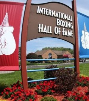 6 чемпионских поясов в день